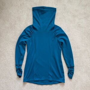 Calia By Carrie Underwood Women’s Pullover Fitted Top Teal Blue Thumb Holes